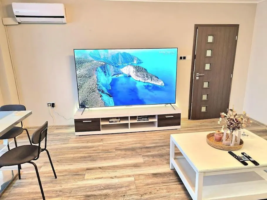Flat 85 - 85 Inches Tv Daire Varna